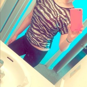 Women’s/Juniors small sequin top